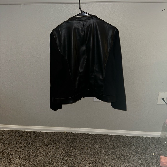 Anne Klein Sleek Black Leather Jacket - Picture 2 of 4